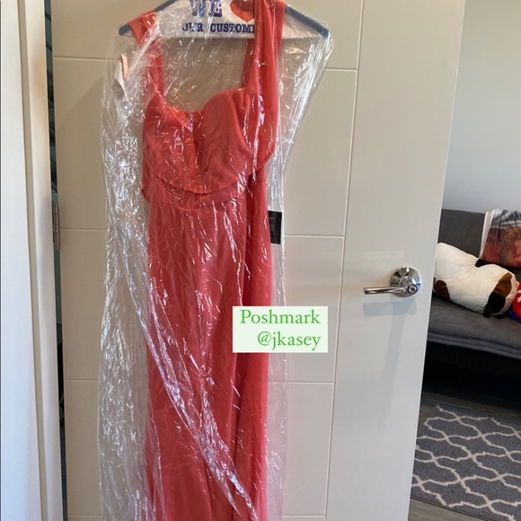 Lulu's All My 💗 Off-the-Shoulder Maxi Dress BNWT - Picture 9 of 10